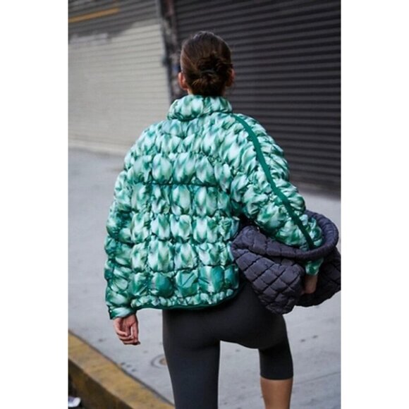 NEW FP MOVEMENT SCRUNCHY GLOSSY PRINTED PIPPA PACKABLE PUFFER JACKET LARGE - Picture 3 of 14